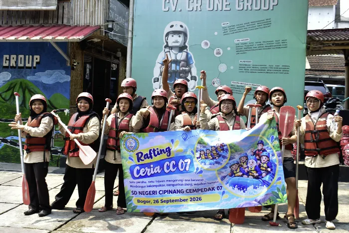 Foto bersama klien SDN CIPINANG CEMPEDAK 07