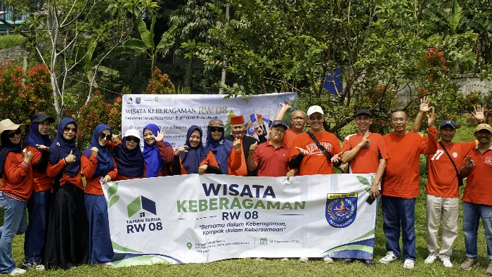 Foto bersama klien TAMAN SERUA