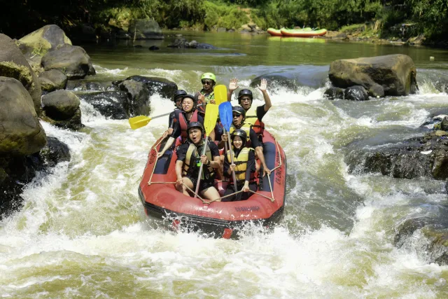 Jeram Kerinduan — rafting Sungai Cisadane Bogor