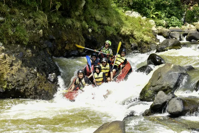 Jeram Kuda — rafting Sungai Cisadane Bogor